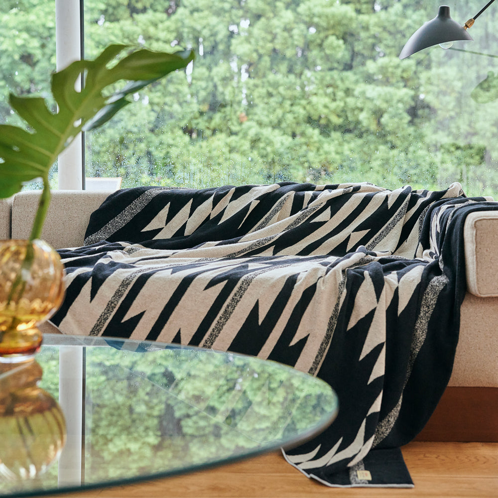 Cotton Pile Blanket / Native Motif BLACK（L） – BasShu Online Store